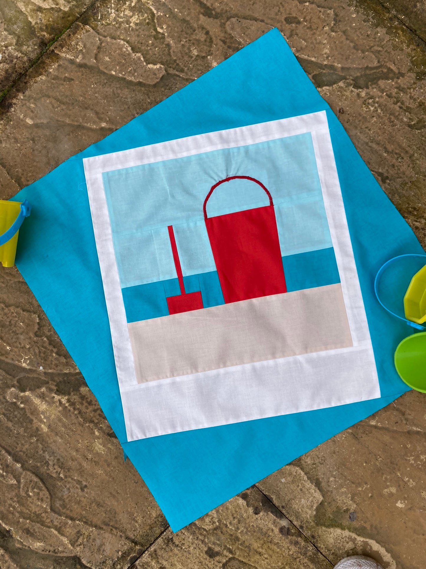 BUCKET & SPADE BLOCK PATTERN