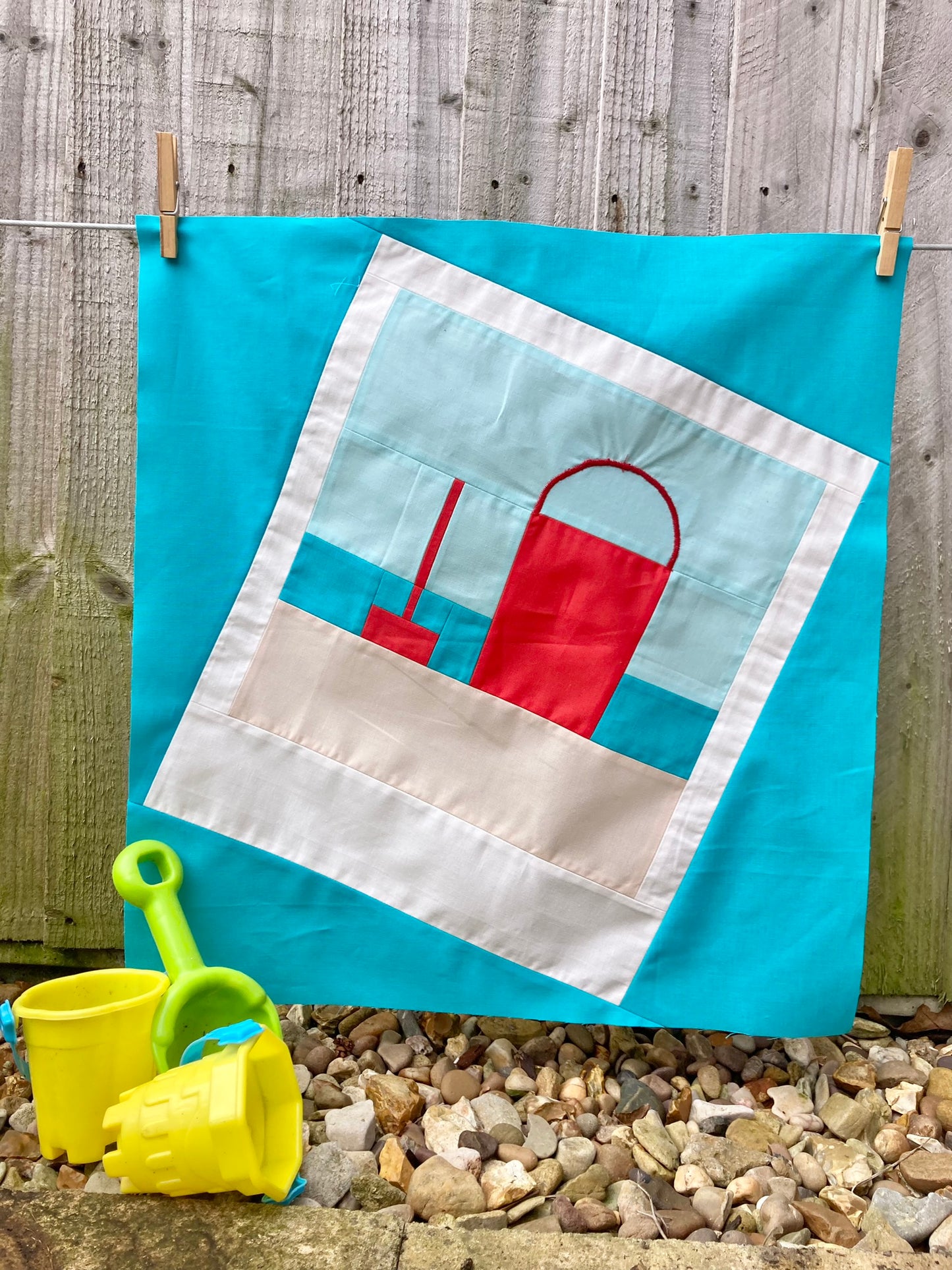 BUCKET & SPADE BLOCK PATTERN