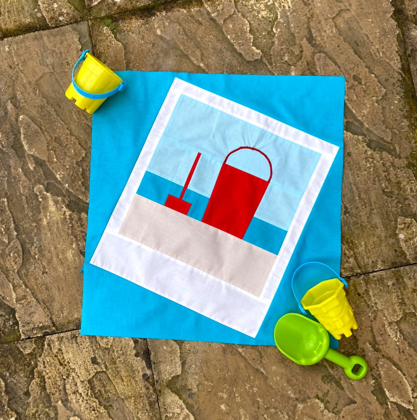 BUCKET & SPADE BLOCK PATTERN